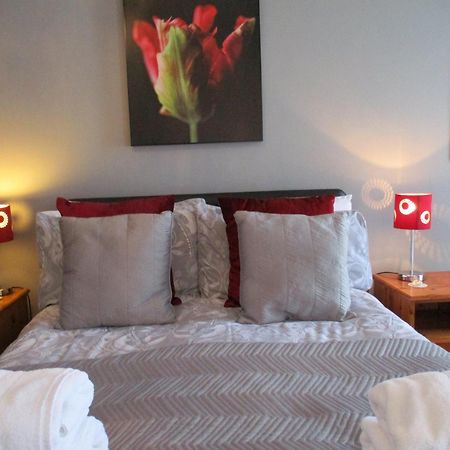 Cranborne Guest Accommodation Exclusively For Adults Торки Екстериор снимка