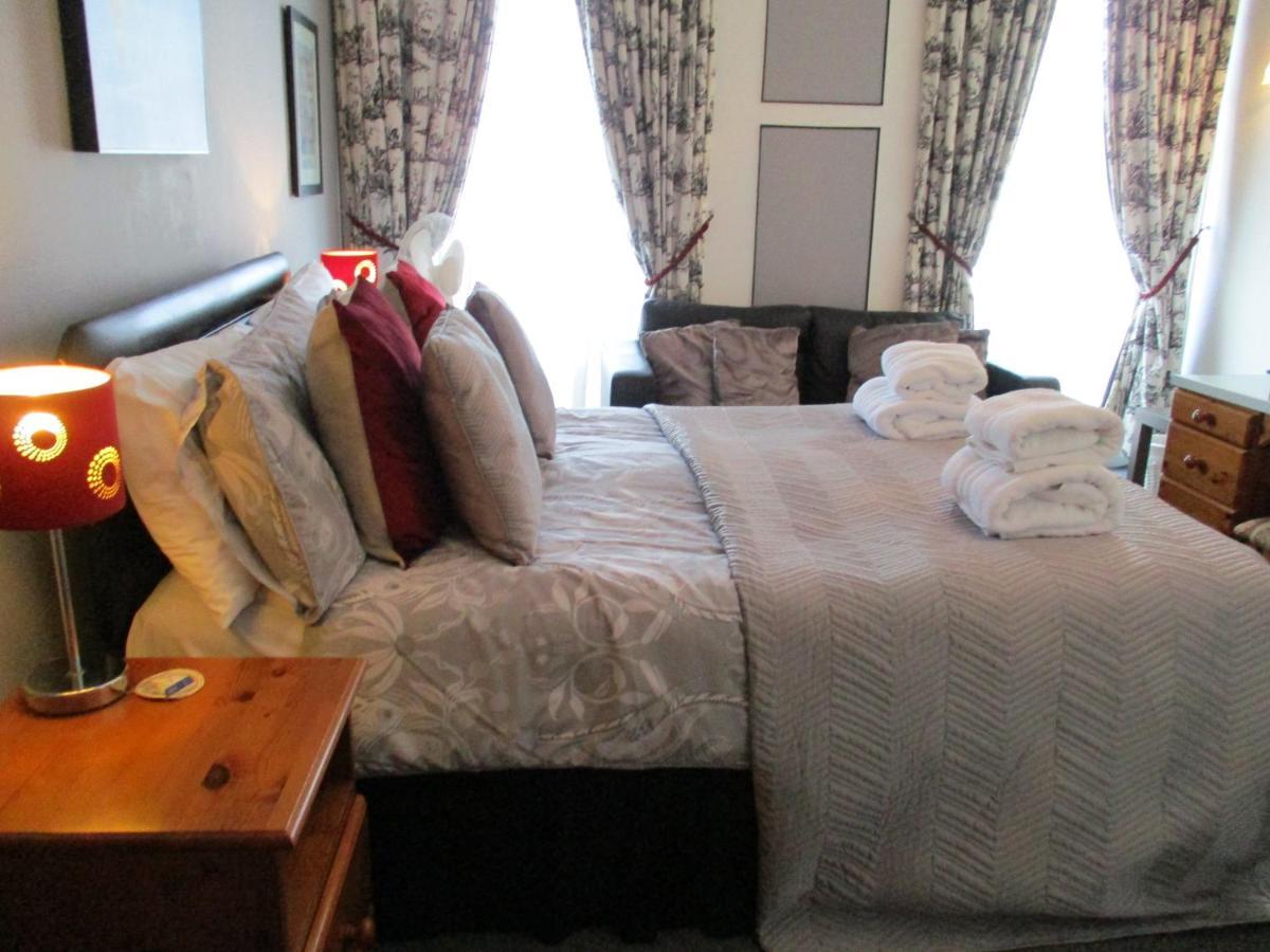Cranborne Guest Accommodation Exclusively For Adults Торки Екстериор снимка