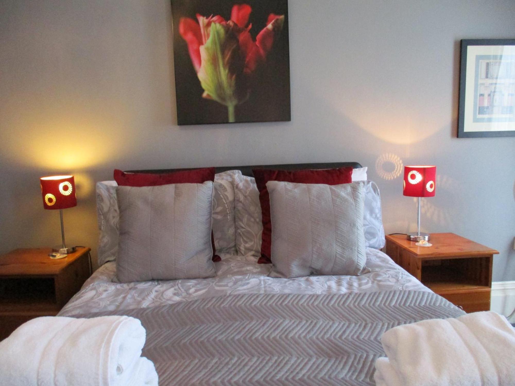 Cranborne Guest Accommodation Exclusively For Adults Торки Екстериор снимка