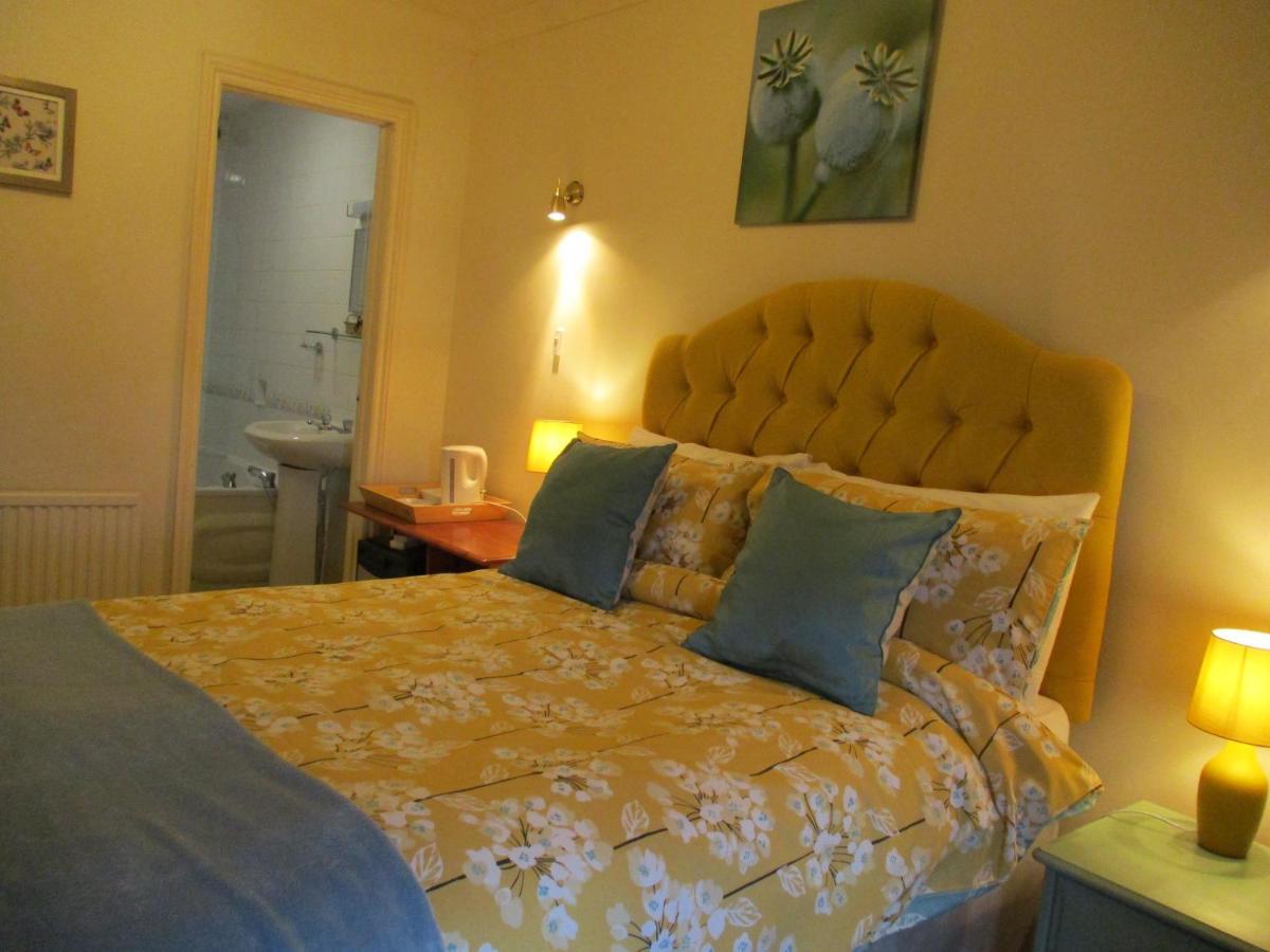 Cranborne Guest Accommodation Exclusively For Adults Торки Екстериор снимка