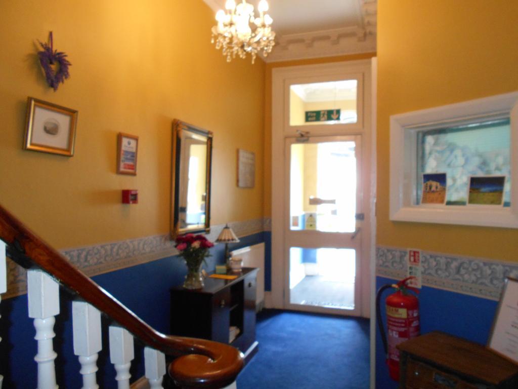 Cranborne Guest Accommodation Exclusively For Adults Торки Екстериор снимка